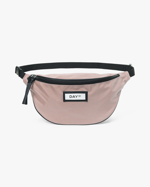 Day Gweneth RE-S Bum