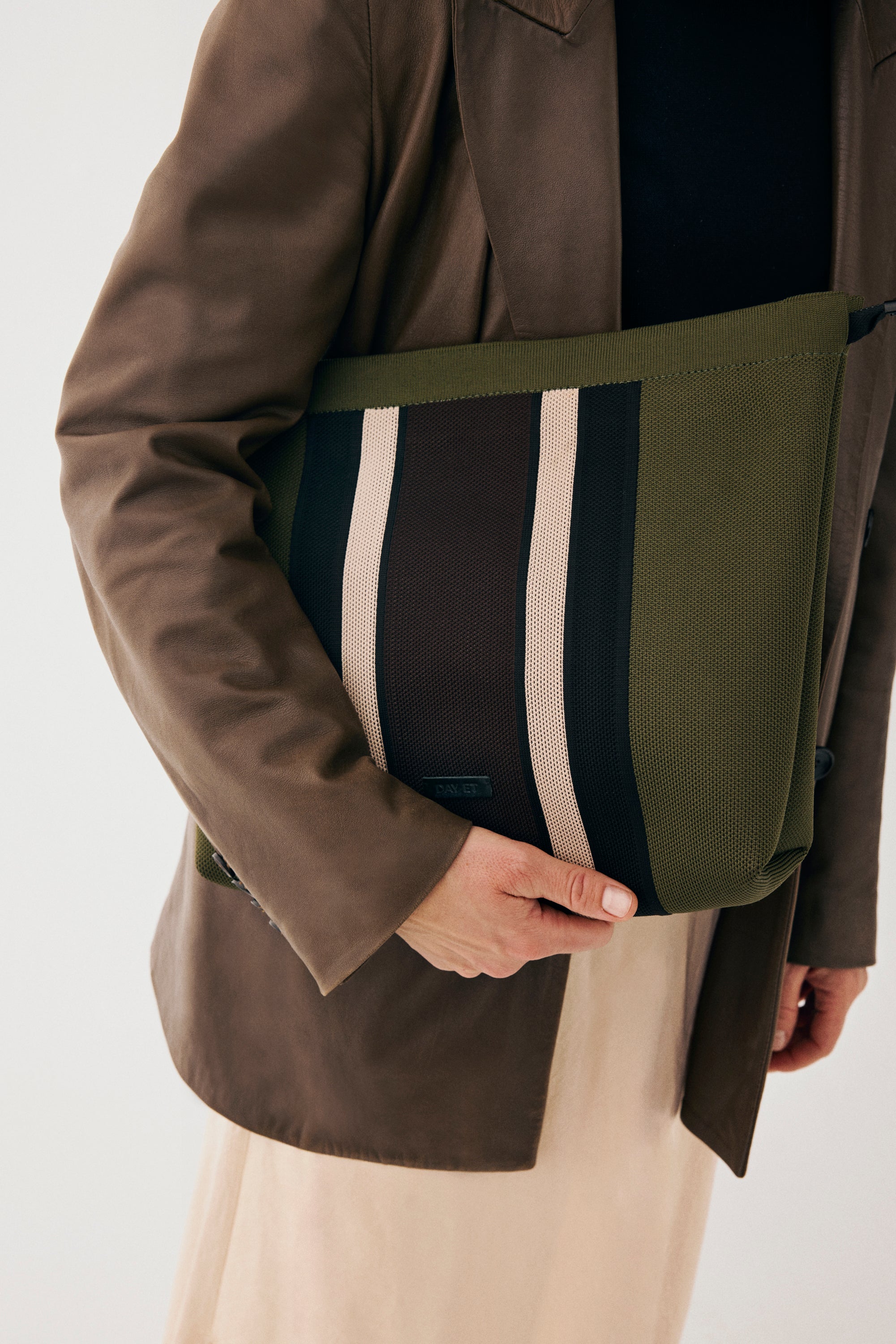 Day Lovely Knit Pouchy L