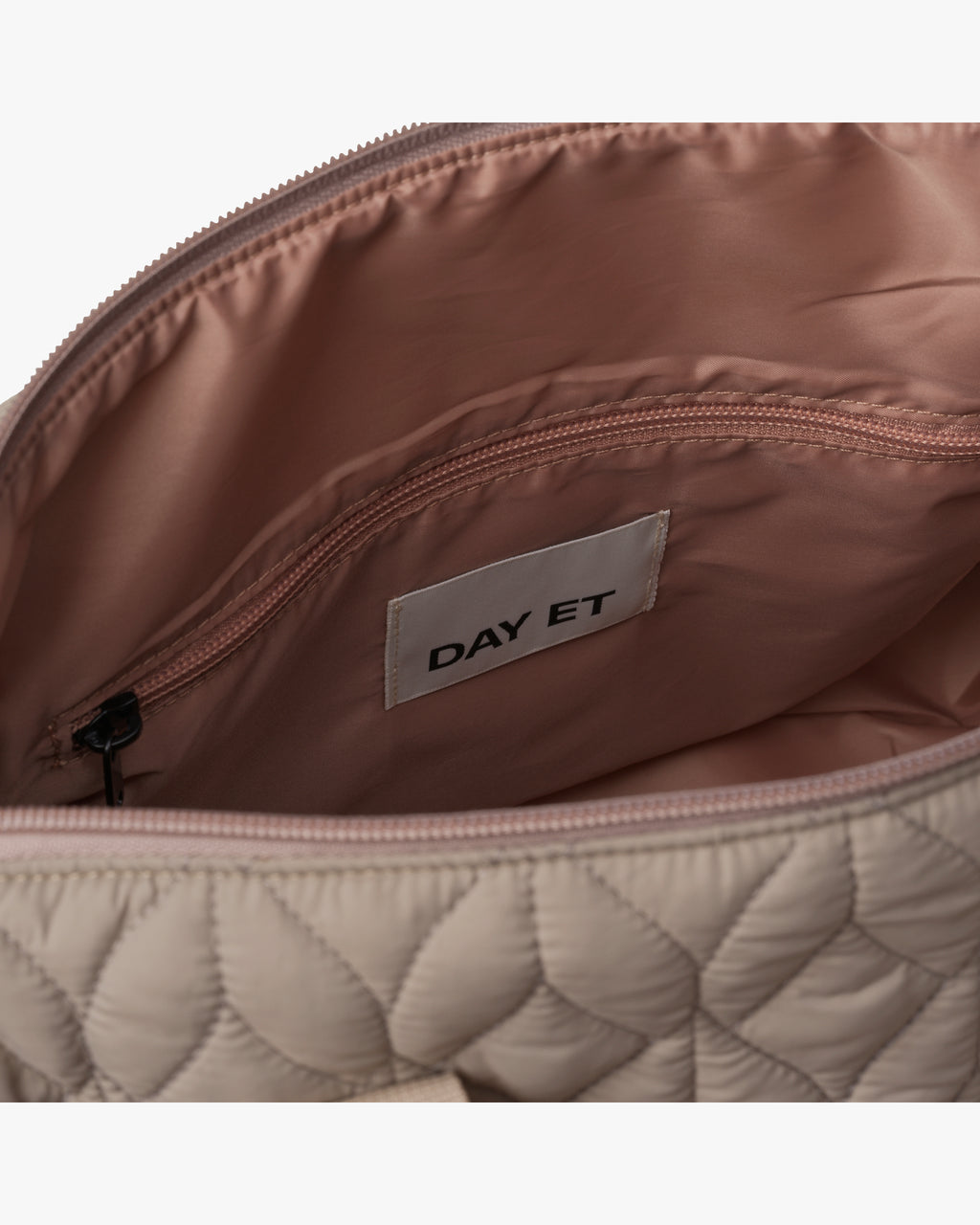Medium Quilted Twist Shopper Bag