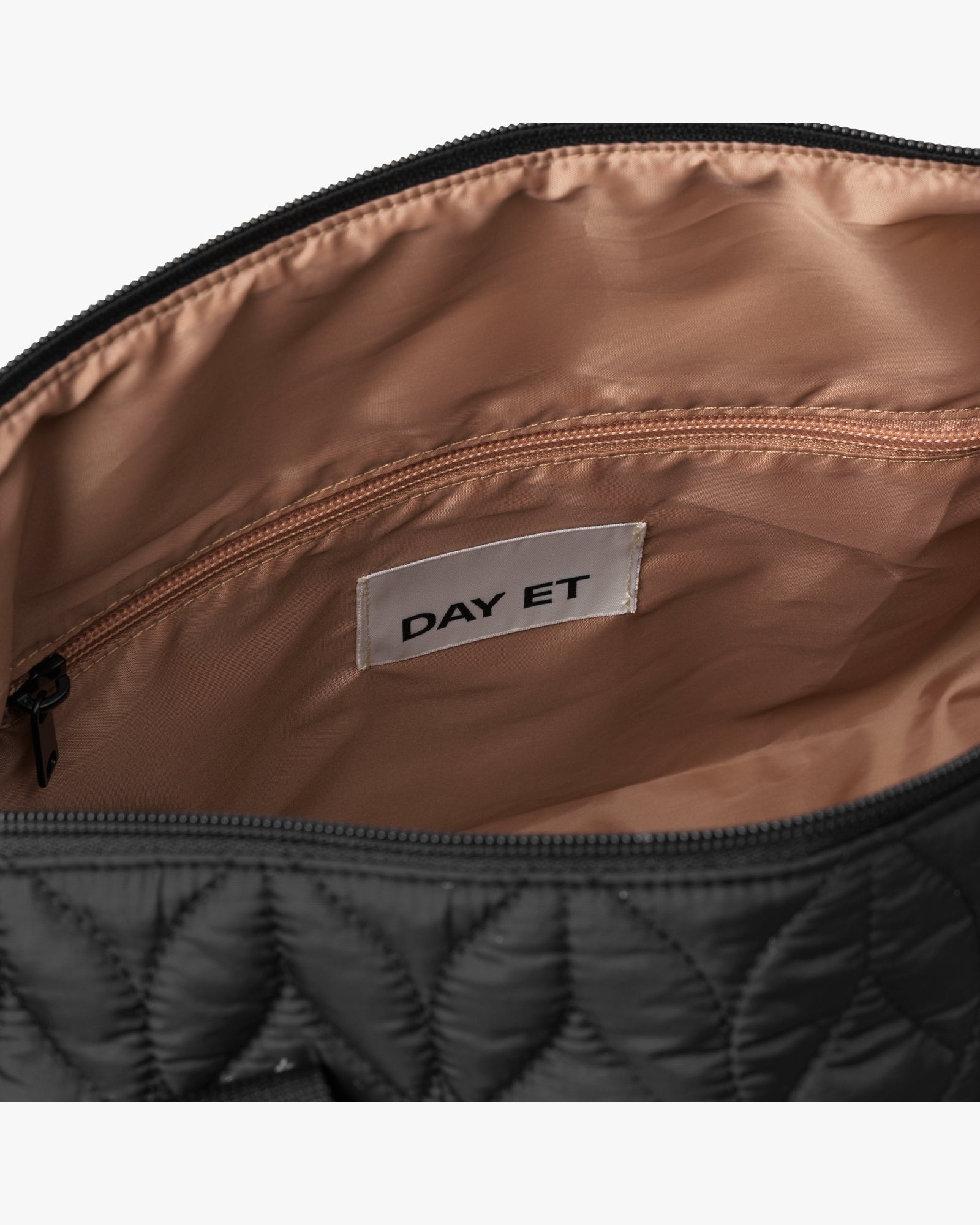Medium Quilted Twist Shopper Bag
