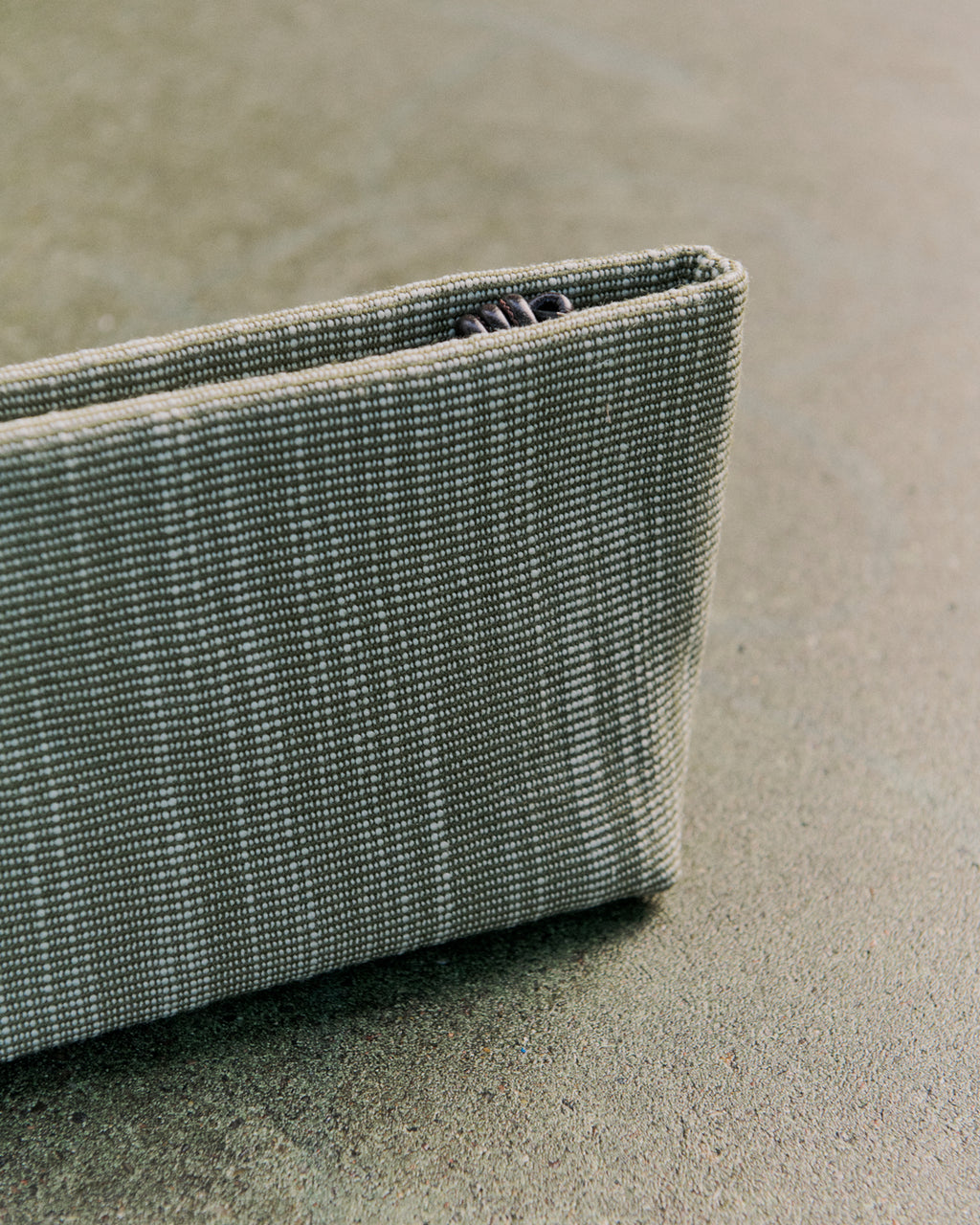 Day Raas Structure Pouch
